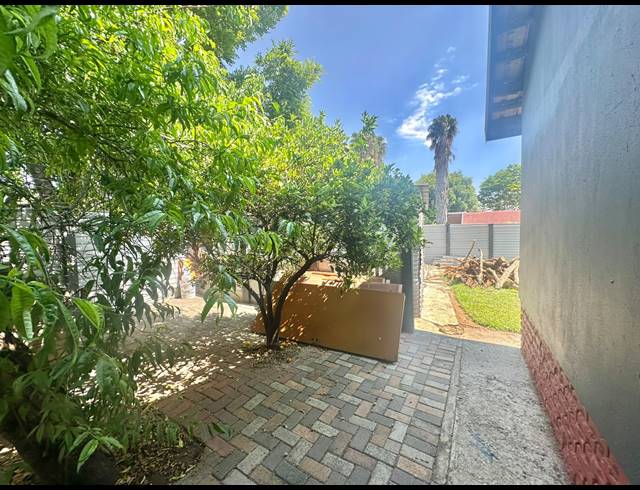 14 BEDROOM HOUSE FOR SALE IN IVY PARK